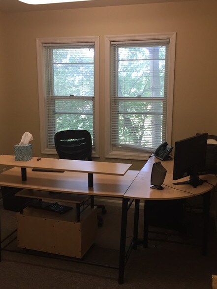 More Photos Of 2106 Gallows Rd, Vienna Office For Lease