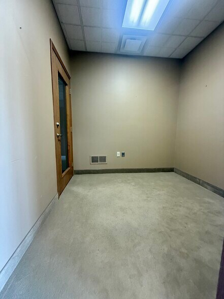 More Photos Of 2240 E Hill Rd, Grand Blanc Medical For Lease