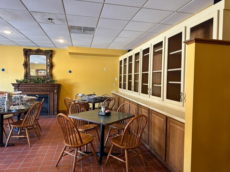 More Photos Of 194 Main St, Amesbury Restaurant For Sale