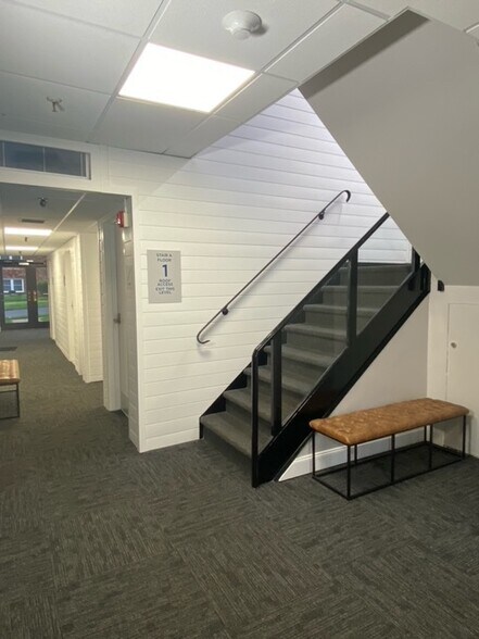 More Photos Of 415 Silas Deane Hwy, Wethersfield Office For Lease