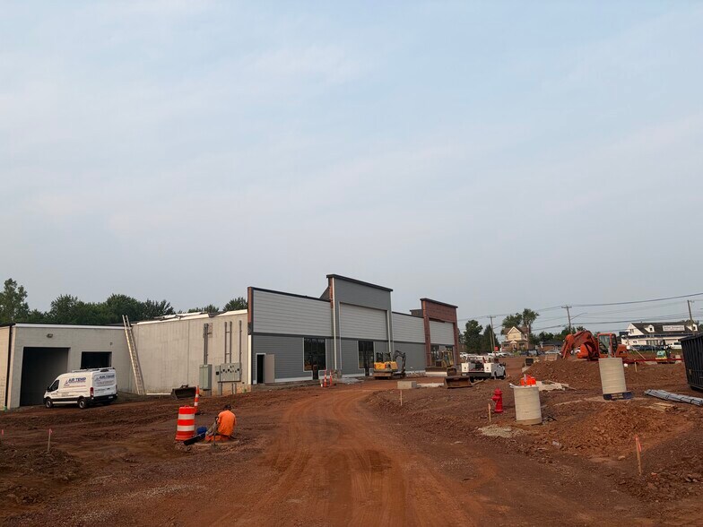 More Photos Of 337 Berlin Tpke, Berlin General Retail For Lease