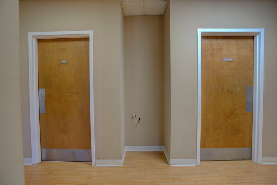 More Photos Of 315 W 10th St, Rome Medical For Sale