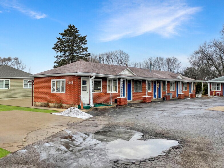 1355 N State St, Belvidere, IL 61008 Hotel For Sale