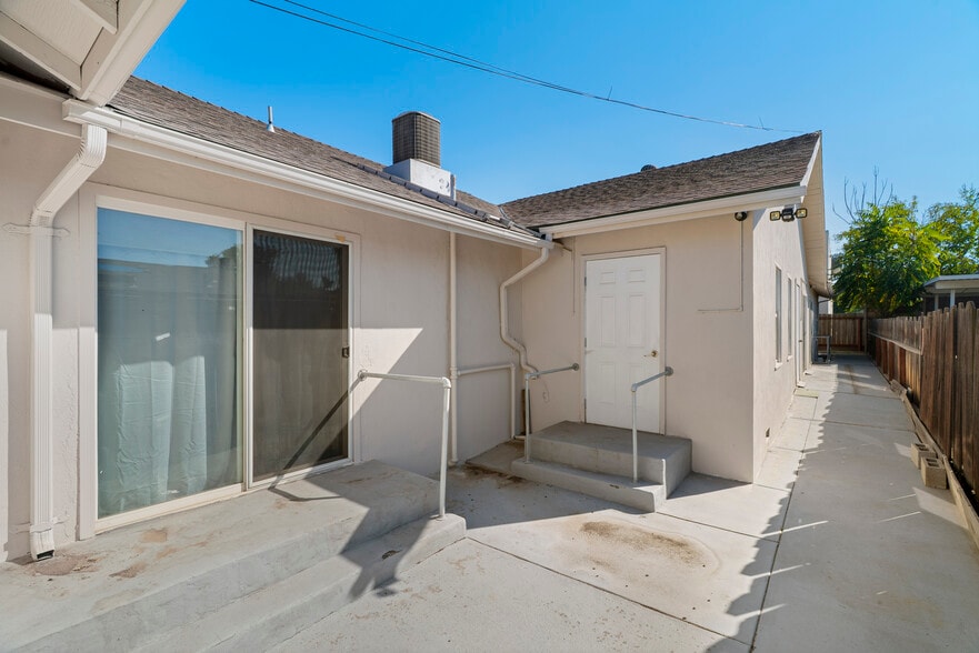 More Photos Of 431 W J St, Oakdale Assisted Living For Sale