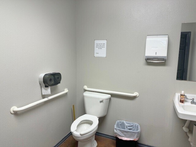 More Photos Of 102 Bear Cat Rd, Aledo General Retail For Lease