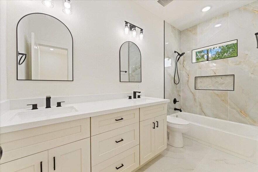 More Photos Of 9119 Henrietta Street #A & B, Houston Multifamily For Sale