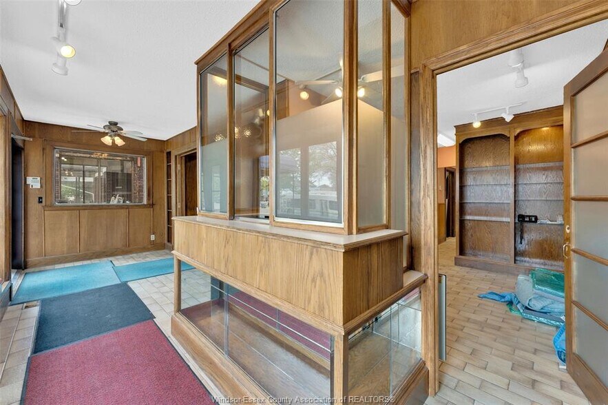 More Photos Of 1451 Ouellette Av, Windsor Office Residential For Sale