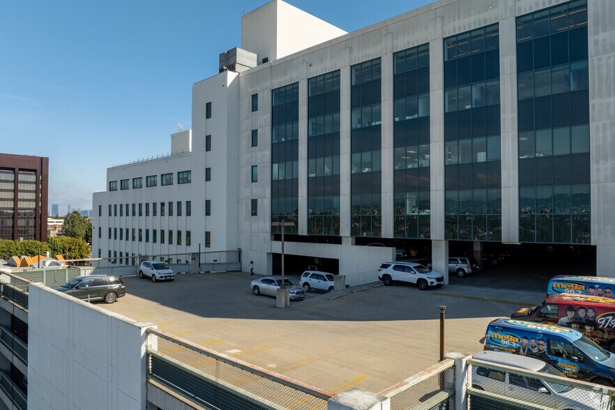 More Photos Of 5055 Wilshire Blvd, Los Angeles Office For Lease