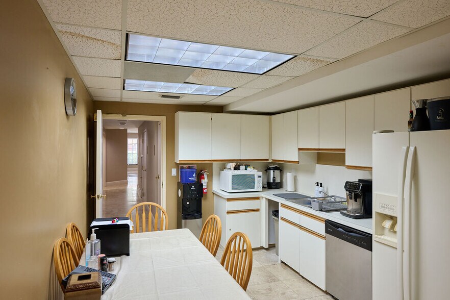 More Photos Of 355 Palermo Ave, Coral Gables Medical For Sale