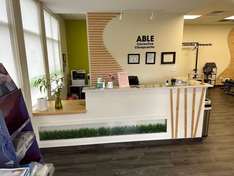 More Photos Of 959 New Loudon Rd, Latham Freestanding For Lease