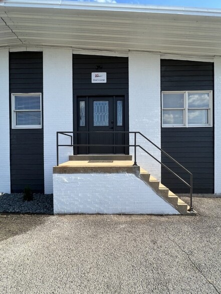 More Photos Of 510 Thatcher St, Saint Louis Truck Terminal For Sale