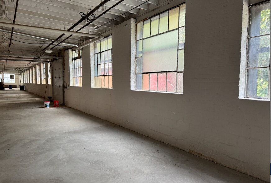 More Photos Of 15 Deyo St, Kingston Warehouse For Sale