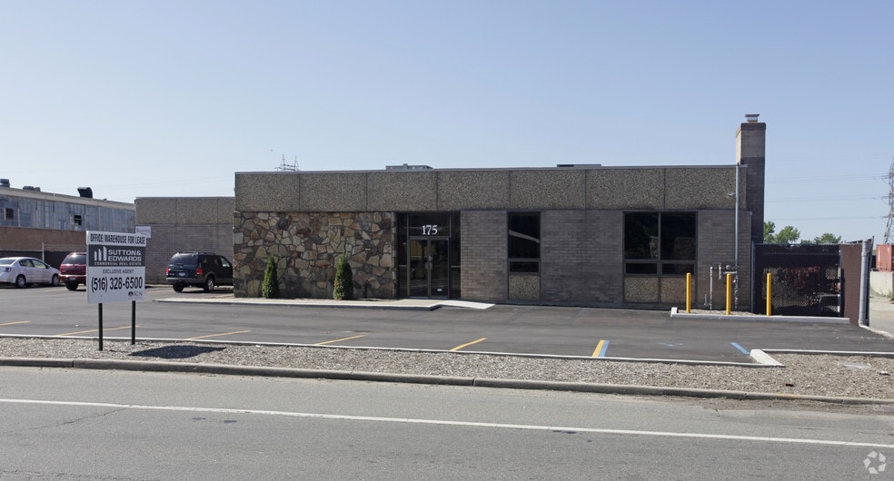 More Photos Of 175-183 Bethpage Sweet Hollow Rd, Old Bethpage Warehouse For Sale