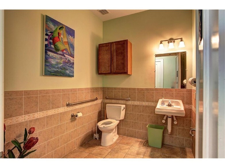 More Photos Of 181 Sebastian Blvd, Sebastian Light Manufacturing For Sale