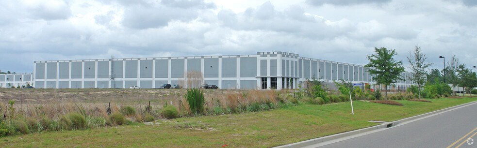 More Photos Of 1980 Technology Dr, Charleston Distribution For Lease