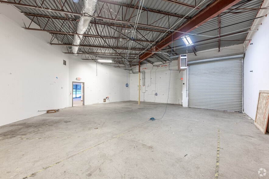 More Photos Of 6500 McDonough Dr, Norcross Showroom For Lease
