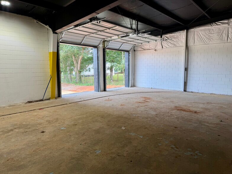 More Photos Of 202 Highway 29 Byp N, Anderson Flex For Lease
