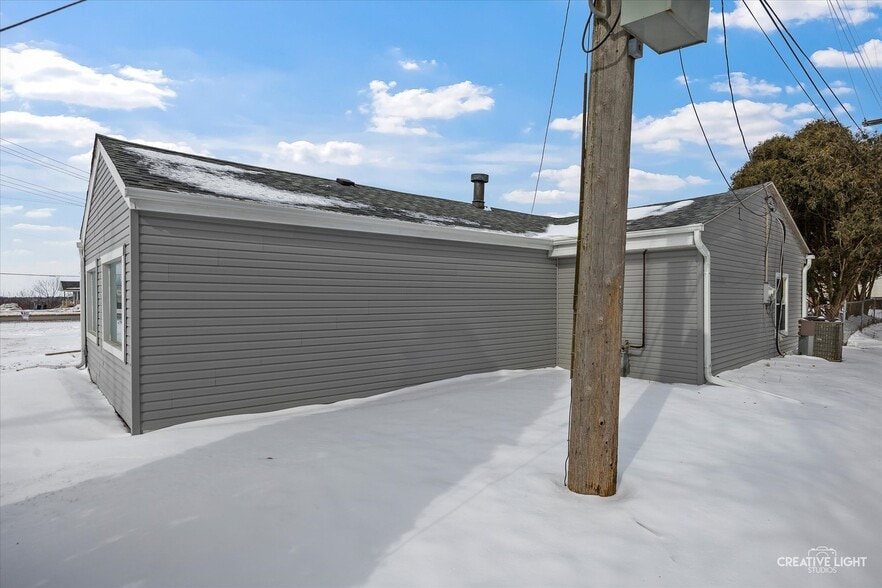 More Photos Of 9560 S State Route 31, Algonquin Medical For Sale