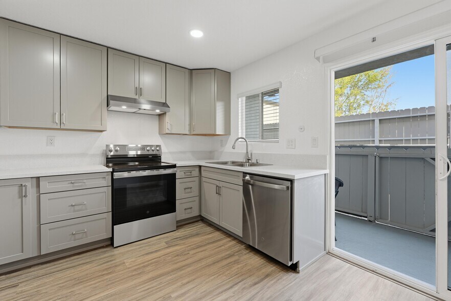 More Photos Of 13112 Carriage Rd, Poway Apartments For Sale