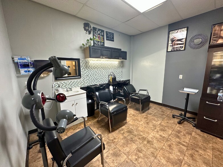 More Photos Of 7801 N Lamar Blvd, Austin Unknown For Lease