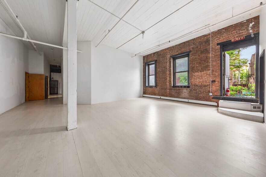 More Photos Of 148 India St, Brooklyn Warehouse For Lease