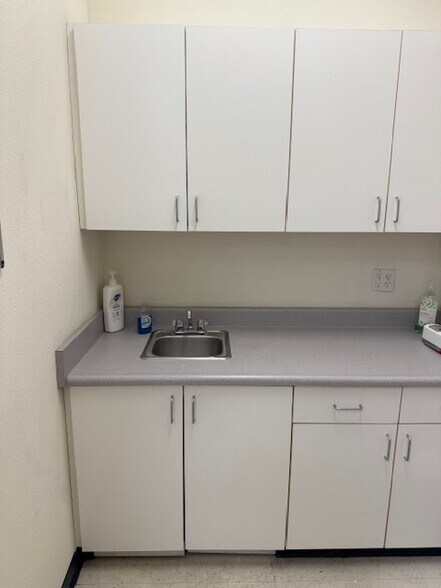More Photos Of 33527 Yucaipa Blvd, Yucaipa Freestanding For Lease