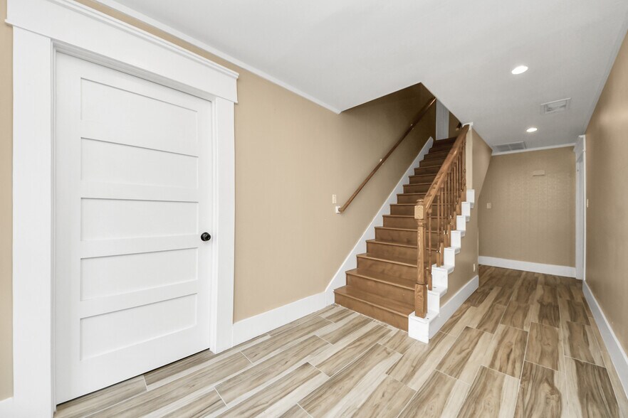 More Photos Of 17188 Highway 321, Dayton Specialty For Sale