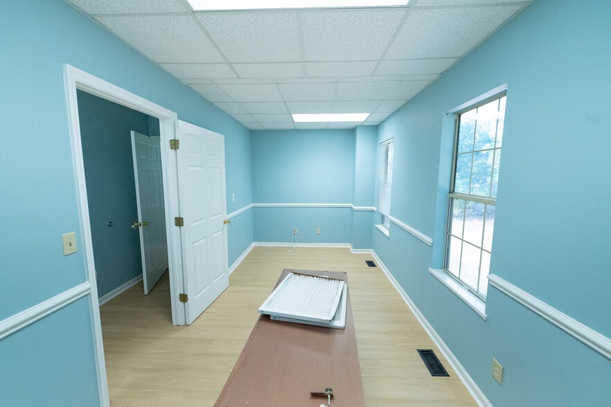 More Photos Of 1804 Martin Luther King Jr Pky, Durham Office For Sale
