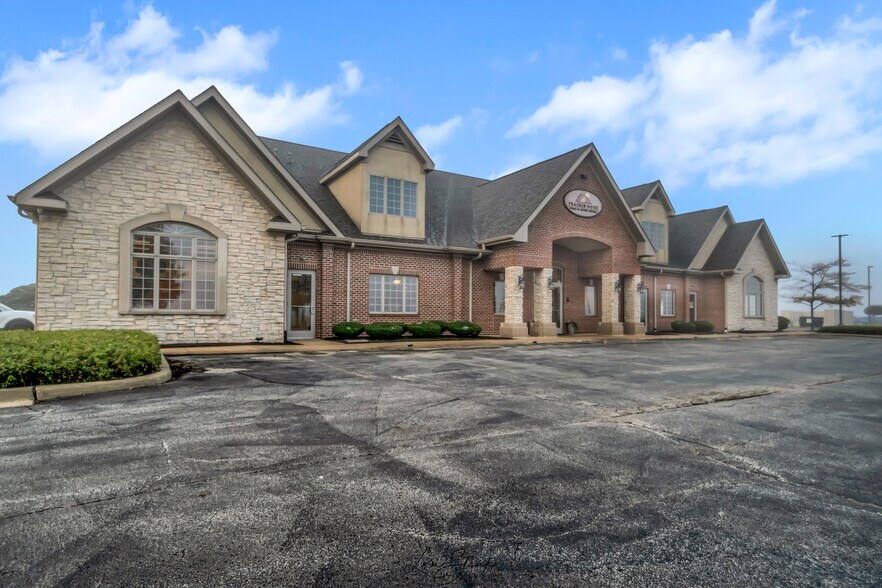 More Photos Of 2825 W Division St, Manteno Medical For Sale