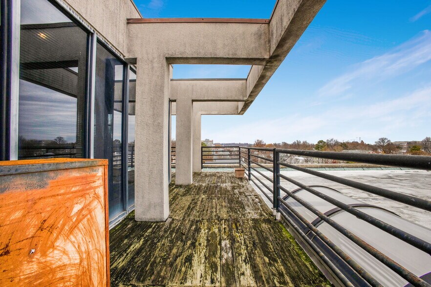 More Photos Of 1908 Mt. Vernon Ave, Alexandria Storefront Retail Office For Sale