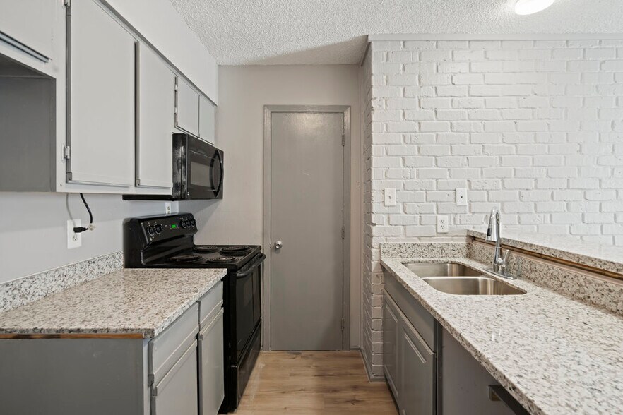 More Photos Of 610 Ferry Rd, Galveston Apartments For Sale