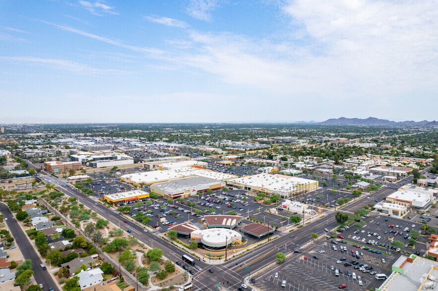 More Photos Of 1928 E Highland Ave, Phoenix General Retail For Lease