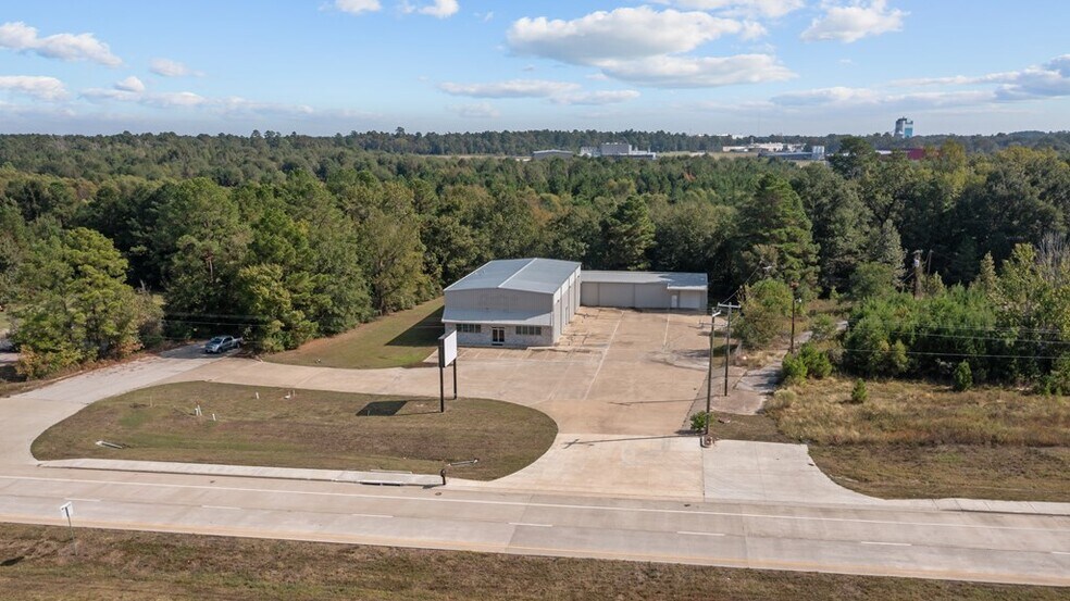 More Photos Of 2500 N Medford Dr, Lufkin Warehouse For Sale