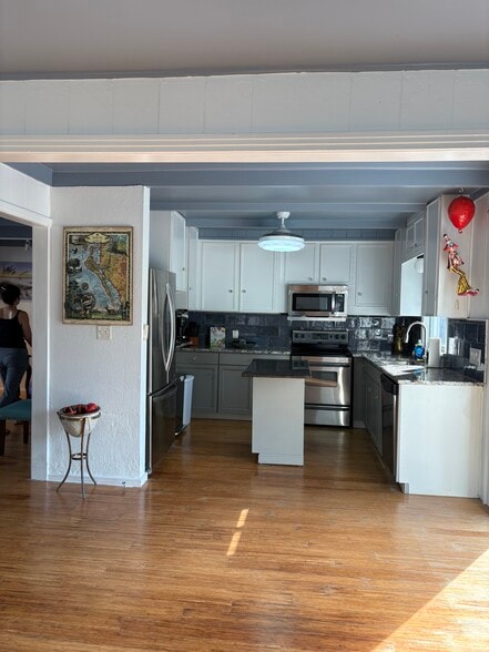 More Photos Of 5032 Calle Minorga, Sarasota Office Residential For Sale