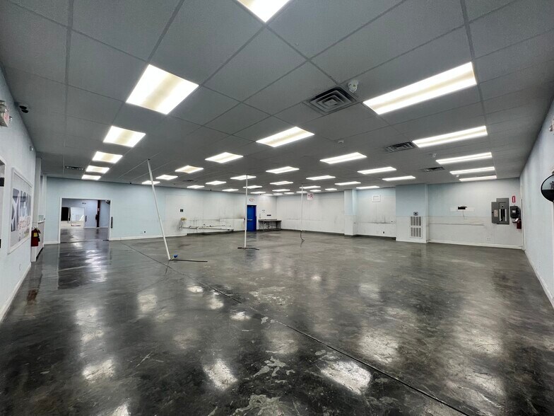 More Photos Of 2617 Executive Point Dr, Monroe Light Manufacturing For Sale