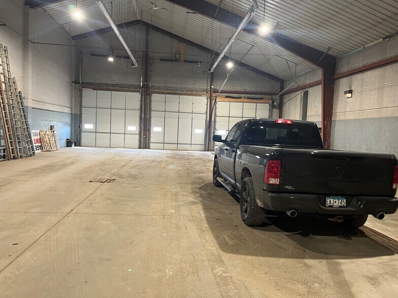 More Photos Of 409 NE 11th St, Austin Warehouse For Lease