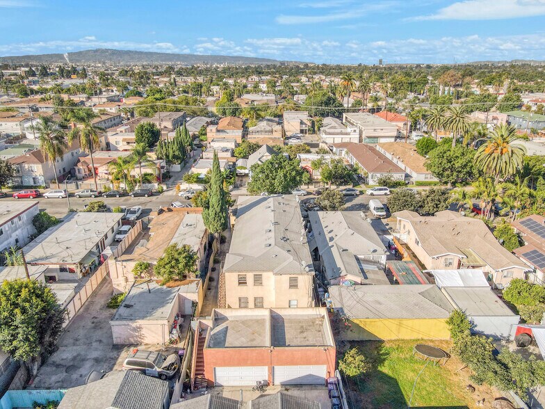 More Photos Of 1922 Locust Ave, Long Beach Apartments For Sale