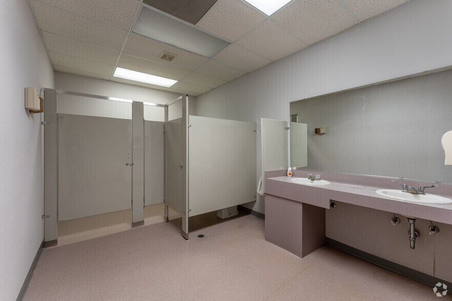 More Photos Of 1 Corporate Dr, Swansea Daycare Center For Sale