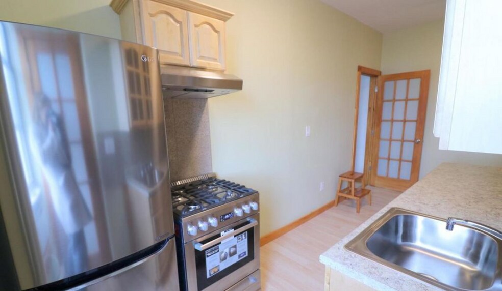 More Photos Of 300 N 8th St, Brooklyn Apartments For Sale