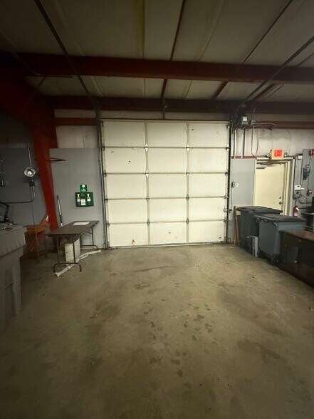 More Photos Of 991 Canal St, Syracuse Light Manufacturing For Sale