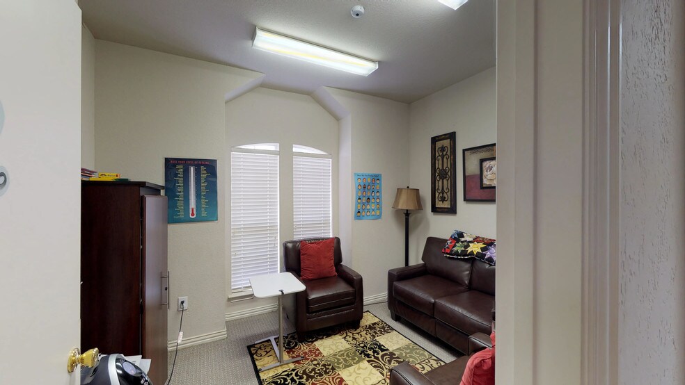 More Photos Of 1208 Bent Oaks Ct, Denton Office Residential For Sale