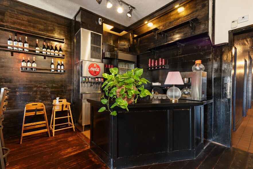 More Photos Of 8501 El Camino Real, Atascadero Restaurant For Sale