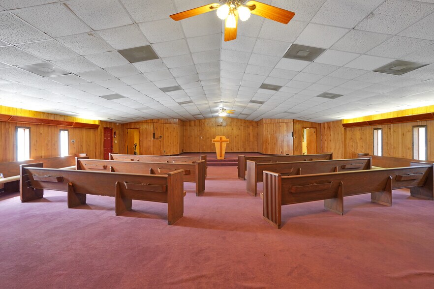 More Photos Of 29 County Road 2295, Cleveland Office For Sale