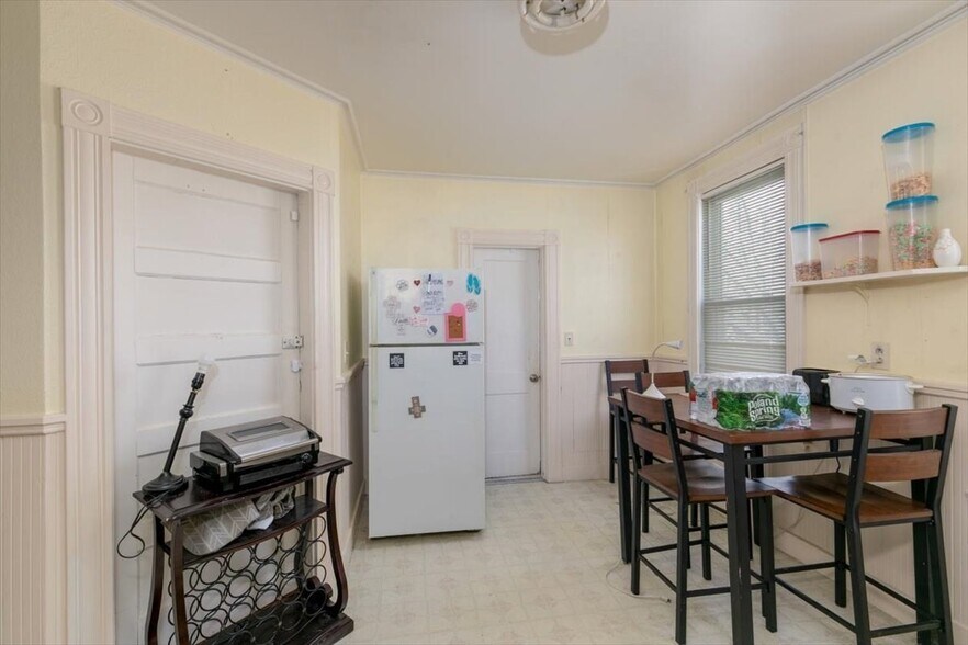 More Photos Of 412 Cabot St, Beverly Apartments For Sale