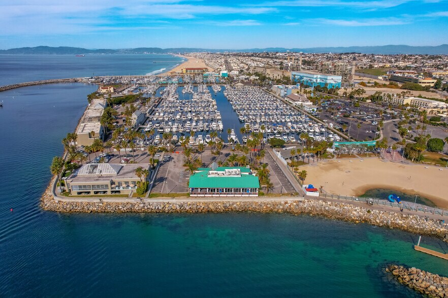 More Photos Of 230 Portofino Way, Redondo Beach Restaurant For Lease