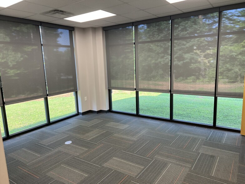 More Photos Of 1053 E London Park Dr, Forest Service For Lease