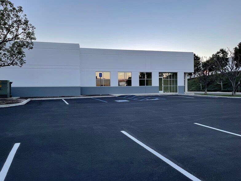 More Photos Of 20712 Civic Center Dr, Lake Forest Warehouse For Lease