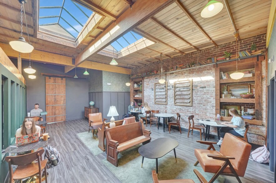 More Photos Of 6128 Havelock Ave, Lincoln Storefront Retail Office For Lease