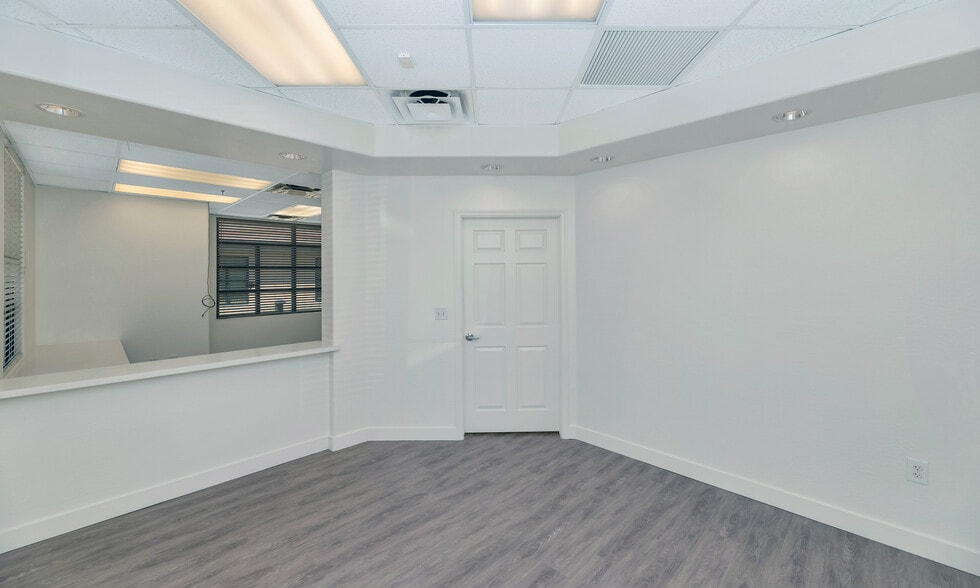 More Photos Of 130 S 63rd St, Mesa Medical For Lease
