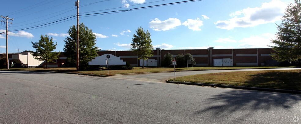 More Photos Of 100 Don Truell Ln, Thomasville Warehouse For Lease
